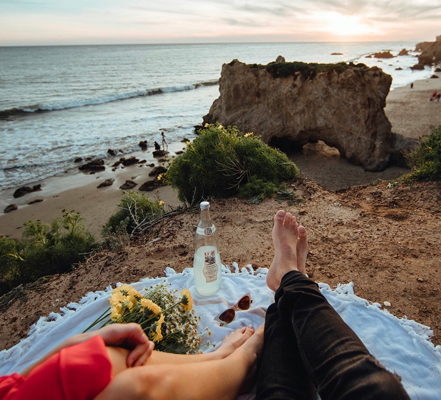Catamaran géré par APACA Location à quai à Hyères